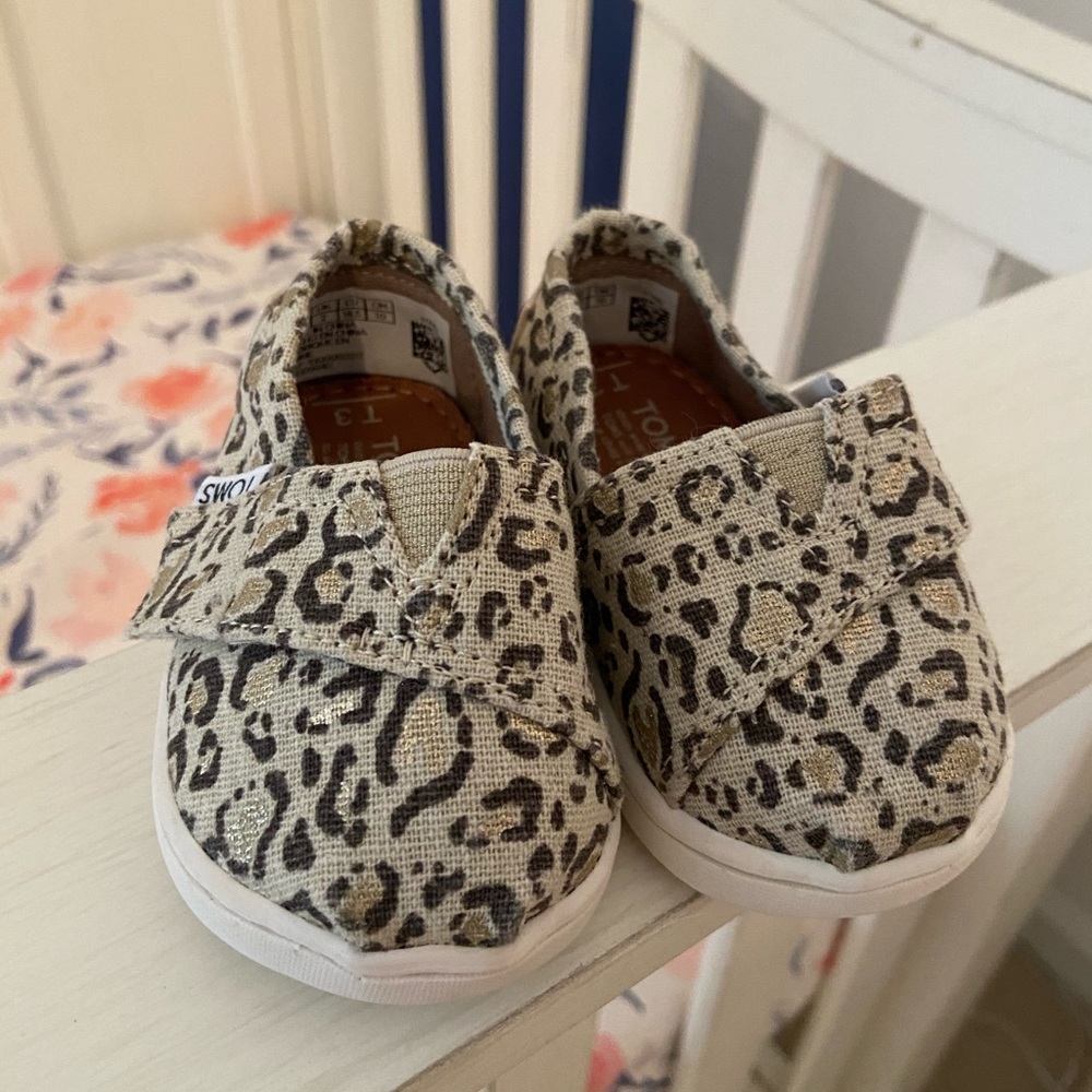 NWOT TOMS